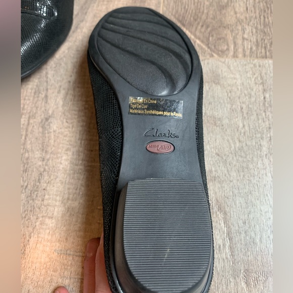 Clarks Artisan Caswell Genoa Black Leather Comfort Slip On flats Size 9.5Wide - Picture 4 of 6